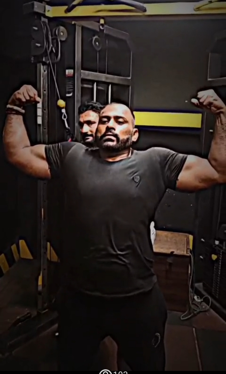 PAHLAWAN JI showcasing fitness results and athletic conditioning from years of natural training